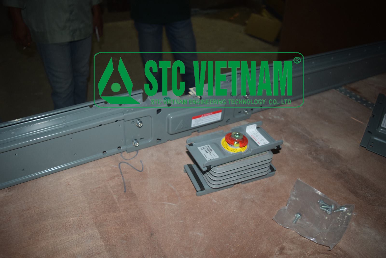 Installation of  Busway 600 A