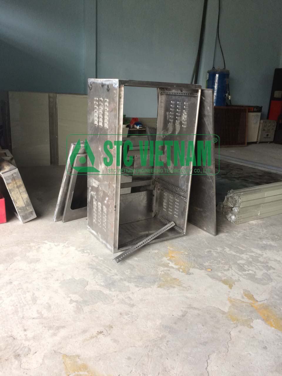 Tủ điều khiển đóng thô