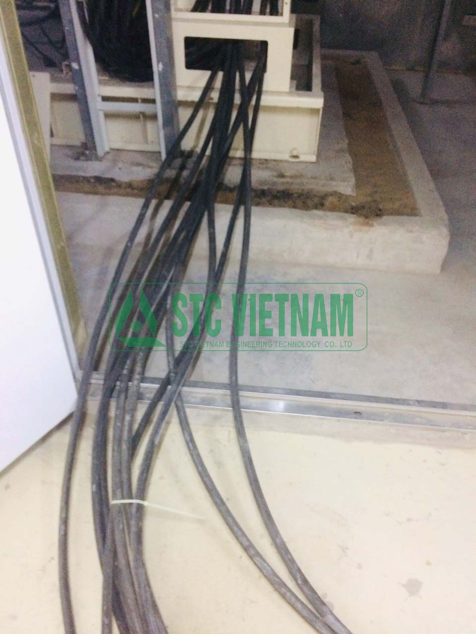 Cho thuê tải  máy phát điện 900 Kva