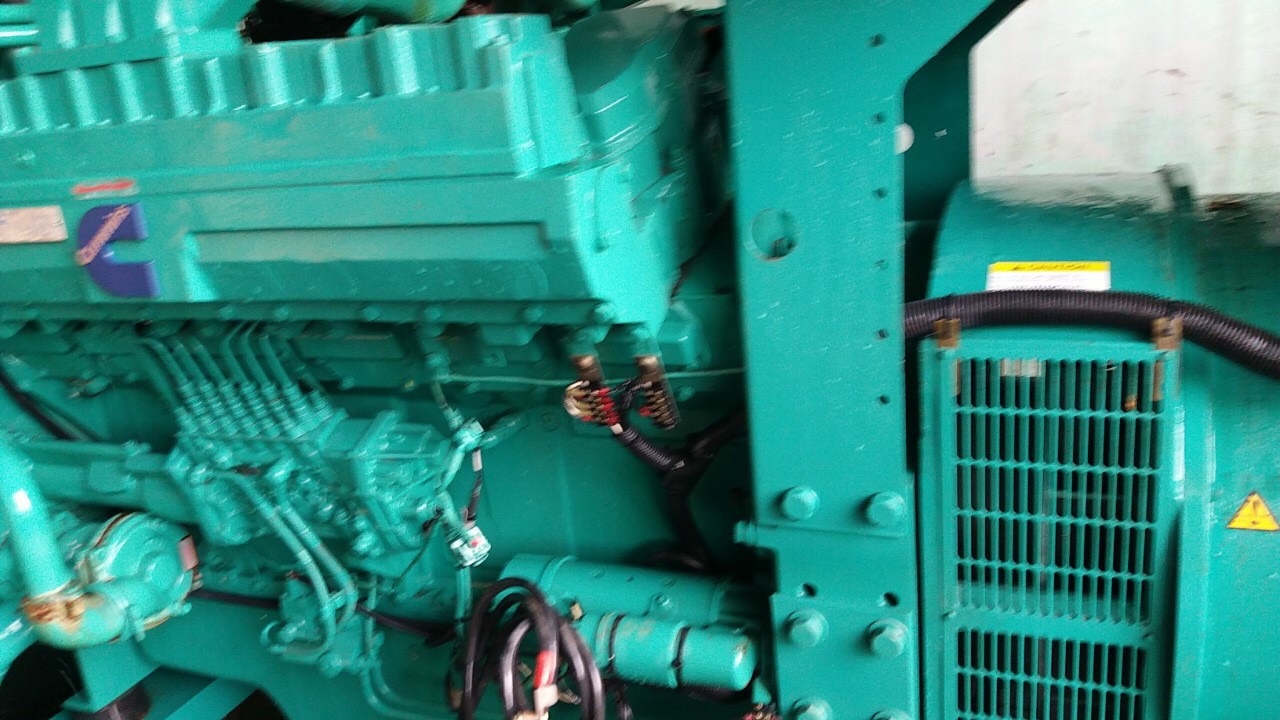 Máy phát điện cũ Cummins 1100 Kva