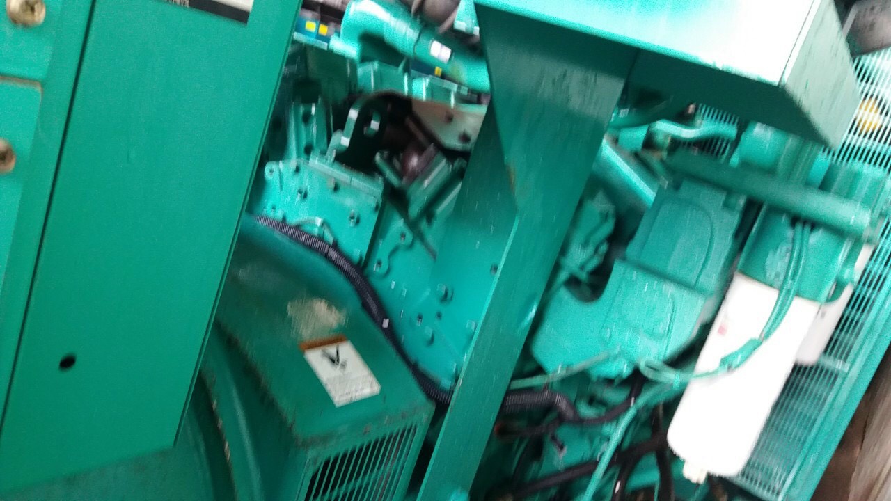 Máy phát điện cũ Cummins 1100 Kva